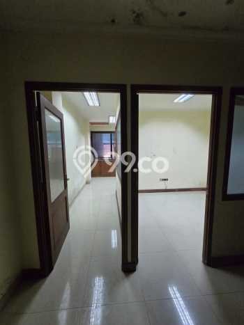 Ruko Bagus Dijual LB 324m2 Lokasi Strategis Jakarta Pusat Area Cocok untuk Berbisnis Ruko Bagus Dijual LB 324m2 Lokasi Strategis Jakarta Pusat Area Cocok untuk Berbisnis