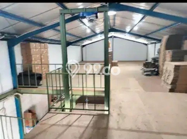 Unit Gudang Paling Strategis di Cakung Jakarta Timur dengan LB 400m2 Unit Gudang Paling Strategis di Cakung Jakarta Timur dengan LB 400m2