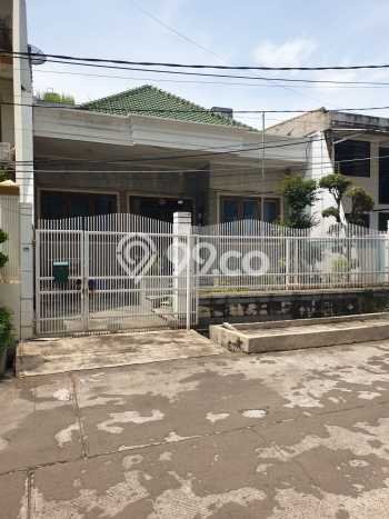 Rumah Luxury Modern Tanpa Renovasi di Pluit Jakarta Utara Rumah Luxury Modern Tanpa Renovasi di Pluit Jakarta Utara