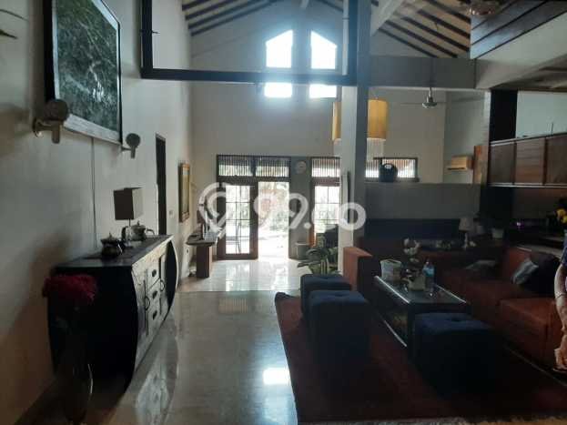Rumah Elit Modern Tanpa Renovasi di Kuningan Jakarta Selatan Rumah Elit Modern Tanpa Renovasi di Kuningan Jakarta Selatan