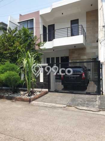 Rumah Elit LB 240m2 Siap Huni Desain Elegan di Pluit, Jakarta Utara Rumah Elit LB 240m2 Siap Huni Desain Elegan di Pluit, Jakarta Utara
