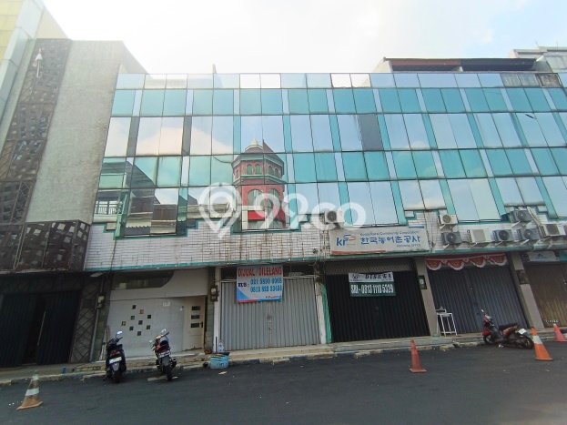 Ruko Dijual di Jakarta Selatan LT 72m2 & LB 150m2 Lokasi Terbaik! Ruko Dijual di Jakarta Selatan LT 72m2 & LB 150m2 Lokasi Terbaik!