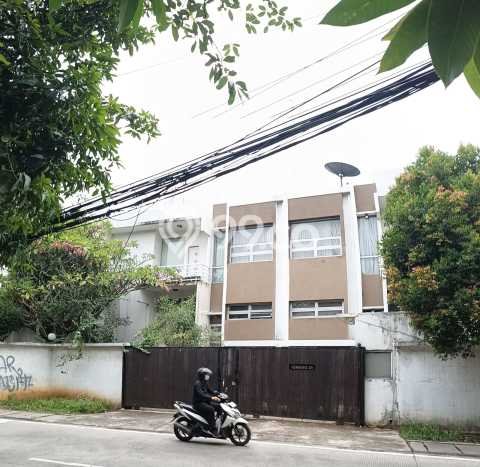 Jual Rumah Mewah Megah Dengan View Eksklusif di Kemang, Jakarta Selatan Jual Rumah Mewah Megah Dengan View Eksklusif di Kemang, Jakarta Selatan