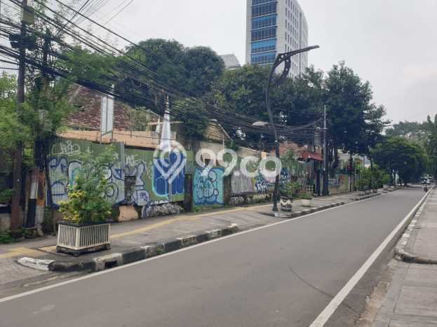 Area Ramai! Komersial Dijual di Menteng untuk Bisnis Luas Bangunan 250m2 Area Ramai! Komersial Dijual di Menteng untuk Bisnis Luas Bangunan 250m2