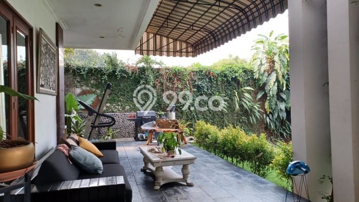 Rumah Nyaman dengan Luas Bangunan 1800m² di Lokasi Jati Padang, Jakarta Selatan Rumah Nyaman dengan Luas Bangunan 1800m² di Lokasi Jati Padang, Jakarta Selatan