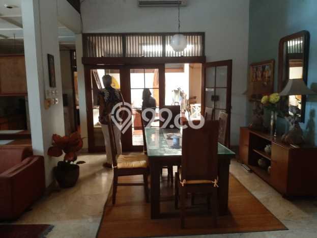 Rumah Elit Modern Tanpa Renovasi di Kuningan Jakarta Selatan Rumah Elit Modern Tanpa Renovasi di Kuningan Jakarta Selatan