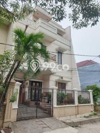 Dijual Rumah Mewah Elegan Dengan View Eksklusif di Pluit, Jakarta Utara Dijual Rumah Mewah Elegan Dengan View Eksklusif di Pluit, Jakarta Utara