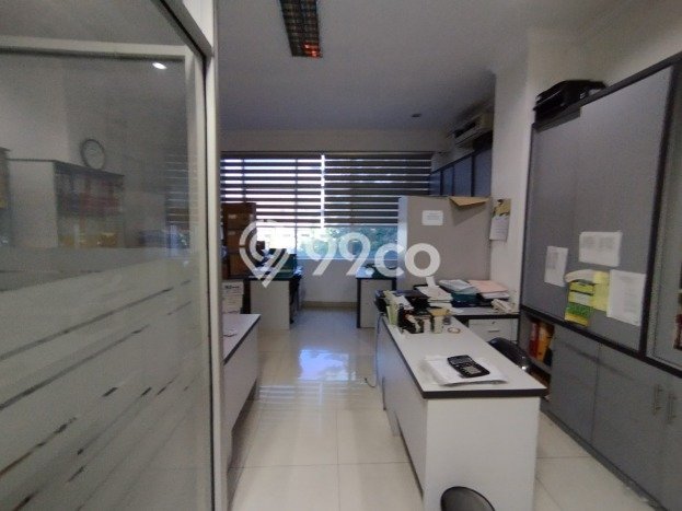Ruko Dijual di Jakarta Timur LT 229m2 & LB 300m2 Lokasi Terbaik! Ruko Dijual di Jakarta Timur LT 229m2 & LB 300m2 Lokasi Terbaik!