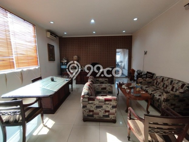 Ruko Dijual di Jakarta Timur LT 229m2 & LB 300m2 Lokasi Terbaik! Ruko Dijual di Jakarta Timur LT 229m2 & LB 300m2 Lokasi Terbaik!