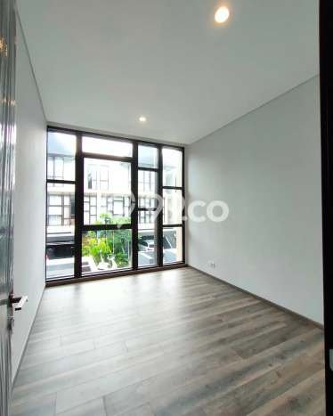 Dijual Rumah Mewah Megah Dengan View Cantik di Lebak Bulus, Jakarta Selatan Dijual Rumah Mewah Megah Dengan View Cantik di Lebak Bulus, Jakarta Selatan
