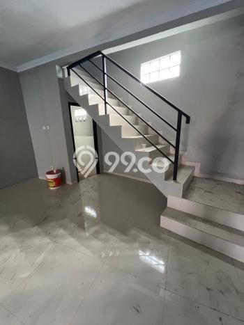 AREA PROSPEKTIF! Ruko di Kopo, Luas 180m2m², Lokasi Strategis AREA PROSPEKTIF! Ruko di Kopo, Luas 180m2m², Lokasi Strategis