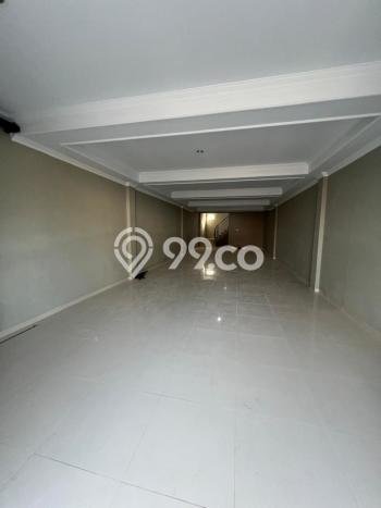 AREA PROSPEKTIF! Ruko di Kopo, Luas 180m2m², Lokasi Strategis AREA PROSPEKTIF! Ruko di Kopo, Luas 180m2m², Lokasi Strategis