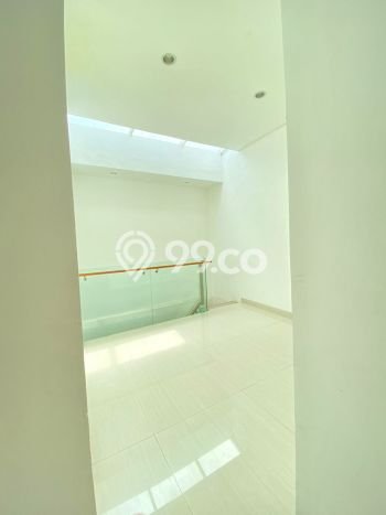 Hunian Mewah LB 350m2 Siap Huni Desain Elegan di Bintaro, Tangerang Selatan Hunian Mewah LB 350m2 Siap Huni Desain Elegan di Bintaro, Tangerang Selatan