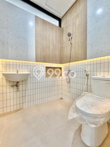 Rumah Strategis Minimalis Lb 133m2 di BSD, Tangerang Selatan Rumah Strategis Minimalis Lb 133m2 di BSD, Tangerang Selatan