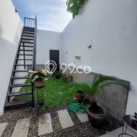 Hunian Cantik Modern Lb 150m2 di BSD, Tangerang Selatan Hunian Cantik Modern Lb 150m2 di BSD, Tangerang Selatan