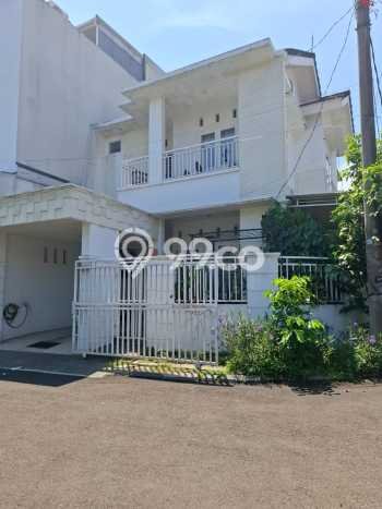 For Sale Rumah 4 Kamar Lokasi Strategis Nyaman dan Strategis di BSD For Sale Rumah 4 Kamar Lokasi Strategis Nyaman dan Strategis di BSD