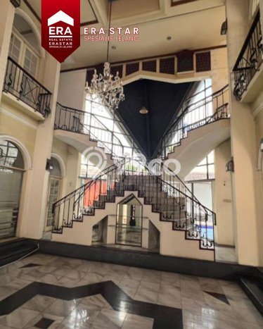 Siap Huni Hunian Elit 5 Kamar di Cilandak Dekat ke Mana Saja Siap Huni Hunian Elit 5 Kamar di Cilandak Dekat ke Mana Saja
