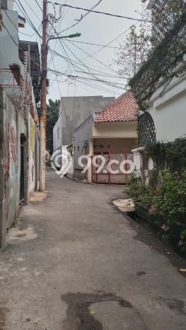 Siap Huni Rumah Mewah 5 Kamar di Tebet Dekat ke Mana Pun Siap Huni Rumah Mewah 5 Kamar di Tebet Dekat ke Mana Pun