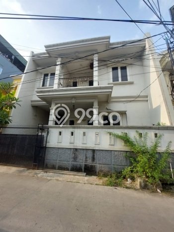 Dijual Cepat Rumah Favorit Siap Huni LB 200m2 di Grogol Petamburan, Jakarta Barat Dijual Cepat Rumah Favorit Siap Huni LB 200m2 di Grogol Petamburan, Jakarta Barat