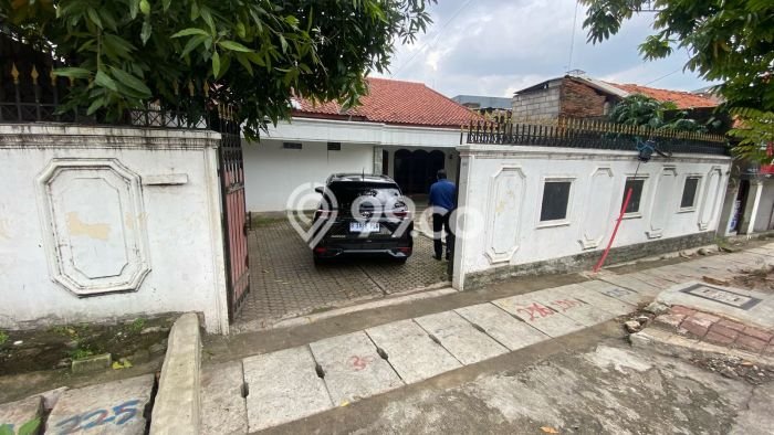 Dijual Rumah Luas Megah Dengan View Cantik di Srengseng, Jakarta Barat Dijual Rumah Luas Megah Dengan View Cantik di Srengseng, Jakarta Barat