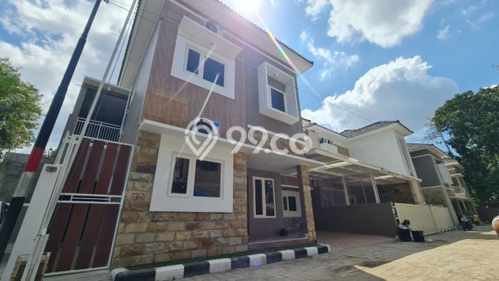 Rumah Modern Minimalis 4 Kamar Bisa Langsung Pindah di Ngaglik Rumah Modern Minimalis 4 Kamar Bisa Langsung Pindah di Ngaglik