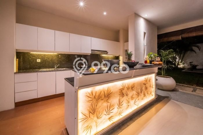 For Sale! Luxury House LT 545m2 Desain Modern di Seminyak For Sale! Luxury House LT 545m2 Desain Modern di Seminyak