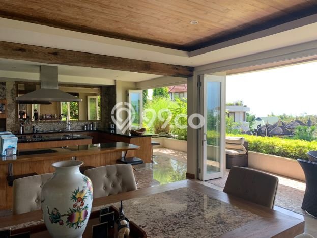 Rumah Mewah LB 630m2 Siap Huni Desain Elegan di Ungasan, Badung Rumah Mewah LB 630m2 Siap Huni Desain Elegan di Ungasan, Badung