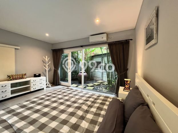 Hunian Elit LB 233m2 Siap Huni Desain Elegan di Umalas, Badung Hunian Elit LB 233m2 Siap Huni Desain Elegan di Umalas, Badung
