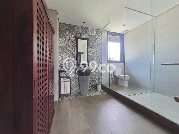Rumah Luxury Modern Siap Huni di Seminyak Badung Rumah Luxury Modern Siap Huni di Seminyak Badung
