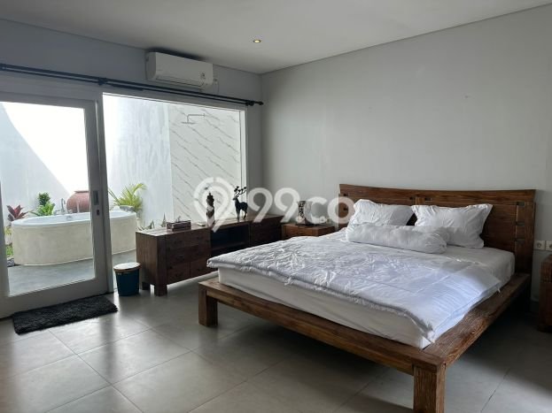 Rumah Elit LB 233m2 Siap Huni Desain Elegan di Umalas, Badung Rumah Elit LB 233m2 Siap Huni Desain Elegan di Umalas, Badung