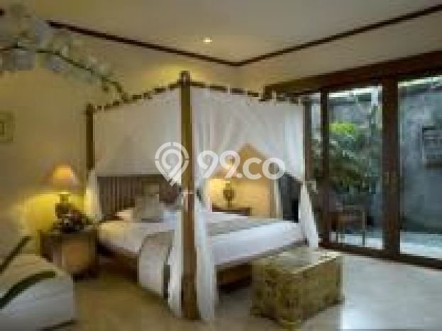 Hunian Mewah LB 1300m2 Siap Huni Desain Elegan di Seminyak, Badung Hunian Mewah LB 1300m2 Siap Huni Desain Elegan di Seminyak, Badung