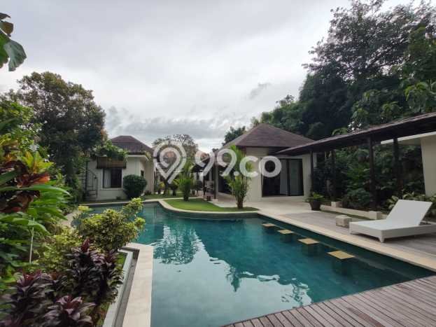 Jual Rumah Mewah Megah Dengan View Cantik di Jimbaran, Badung Jual Rumah Mewah Megah Dengan View Cantik di Jimbaran, Badung