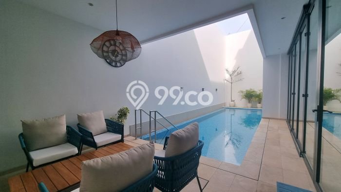 Rumah Mewah LB 370m2 Siap Pakai Desain Elegan di Seminyak, Badung Rumah Mewah LB 370m2 Siap Pakai Desain Elegan di Seminyak, Badung