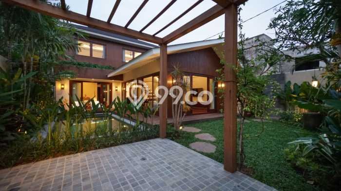 Hunian Kondisi Baik Disewakan di Sanur, Denpasar LT 300m2, LB 250m2 Hunian Kondisi Baik Disewakan di Sanur, Denpasar LT 300m2, LB 250m2