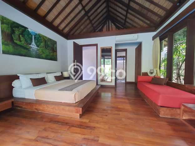 Ready to Use! Luxury House LT 300m2 Desain Elegan di Seminyak Ready to Use! Luxury House LT 300m2 Desain Elegan di Seminyak