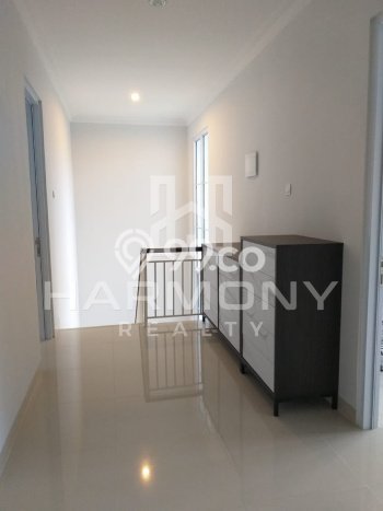 Rumah Asri di Gading Serpong, Akses ke Gading Serpong, Tangerang, Tangerang - 4 KT Rumah Asri di Gading Serpong, Akses ke Gading Serpong, Tangerang, Tangerang - 4 KT