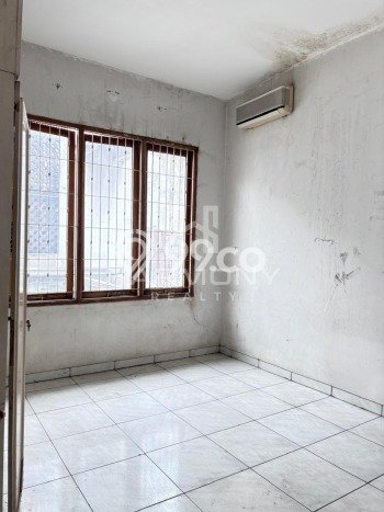 Rumah Luxury Modern Siap Huni di Puri Indah Jakarta Barat Rumah Luxury Modern Siap Huni di Puri Indah Jakarta Barat