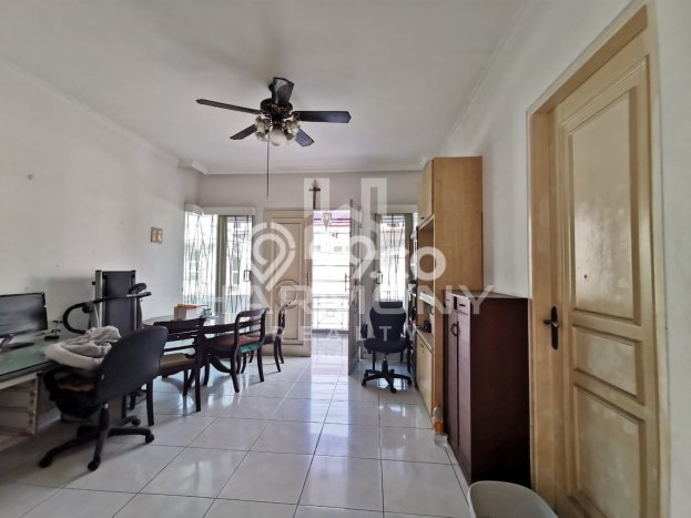 For Sale! Luxury House LT 180m2 Desain Modern di Sunrise Garden For Sale! Luxury House LT 180m2 Desain Modern di Sunrise Garden