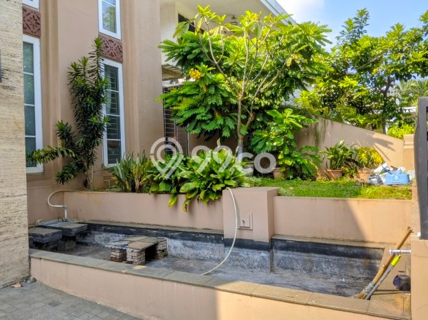 Rumah Elit Modern Tanpa Renovasi di Pondok Indah Jakarta Selatan Rumah Elit Modern Tanpa Renovasi di Pondok Indah Jakarta Selatan