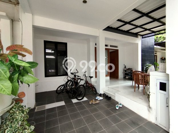 Hunian Mewah LB 150m2 Siap Pakai Desain Elegan di Bintaro, Tangerang Selatan Hunian Mewah LB 150m2 Siap Pakai Desain Elegan di Bintaro, Tangerang Selatan