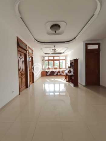 Ready to Use! Luxury House LT 360m2 Desain Elegan di Bintaro Ready to Use! Luxury House LT 360m2 Desain Elegan di Bintaro