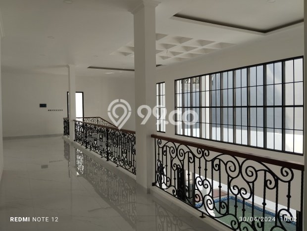 Ready to Use! Premium House LT 355m2 Desain Elegan di Bintaro Ready to Use! Premium House LT 355m2 Desain Elegan di Bintaro