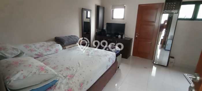 Hunian Mewah LB 150m2 Siap Pakai Desain Elegan di Bintaro, Tangerang Selatan Hunian Mewah LB 150m2 Siap Pakai Desain Elegan di Bintaro, Tangerang Selatan