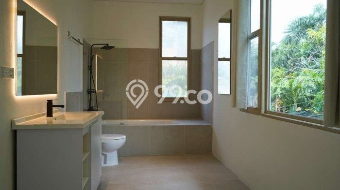 Hunian Modern Disewakan di SCBD Jakarta Selatan 5 KT & 4 KM Hunian Modern Disewakan di SCBD Jakarta Selatan 5 KT & 4 KM