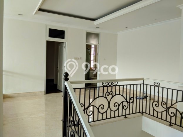 Rumah Elit Modern Tanpa Renovasi di Pondok Indah Jakarta Selatan Rumah Elit Modern Tanpa Renovasi di Pondok Indah Jakarta Selatan