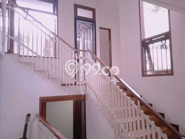 Dijual Rumah Mewah Elegan Dengan View Eksklusif di Bintaro, Tangerang Selatan Dijual Rumah Mewah Elegan Dengan View Eksklusif di Bintaro, Tangerang Selatan