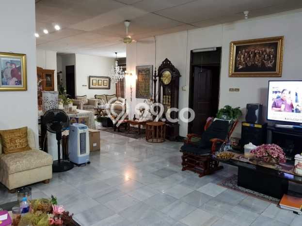Ready to Use! Luxury House LT 921m2 Desain Elegan di Kemang Ready to Use! Luxury House LT 921m2 Desain Elegan di Kemang