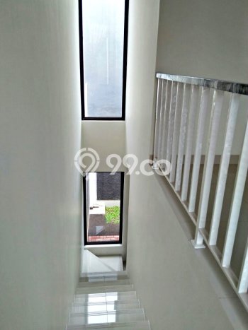 Hunian Mewah LB 161m2 Siap Huni Desain Elegan di Bintaro, Tangerang Selatan Hunian Mewah LB 161m2 Siap Huni Desain Elegan di Bintaro, Tangerang Selatan