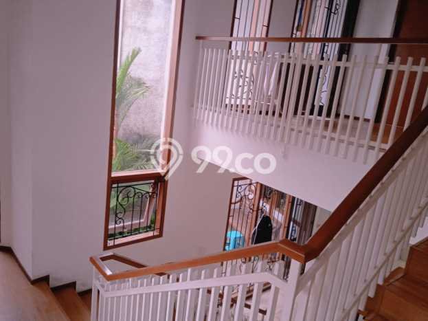Dijual Rumah Mewah Elegan Dengan View Eksklusif di Bintaro, Tangerang Selatan Dijual Rumah Mewah Elegan Dengan View Eksklusif di Bintaro, Tangerang Selatan