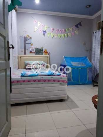 Hunian Elit LB 200m2 Siap Pakai Desain Elegan di Bintaro, Tangerang Selatan Hunian Elit LB 200m2 Siap Pakai Desain Elegan di Bintaro, Tangerang Selatan